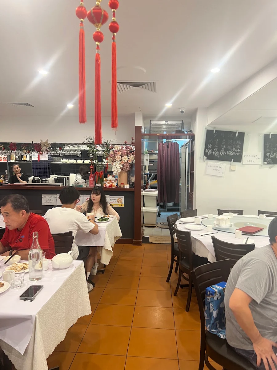 Vibe, Wong's Lucky Bar
