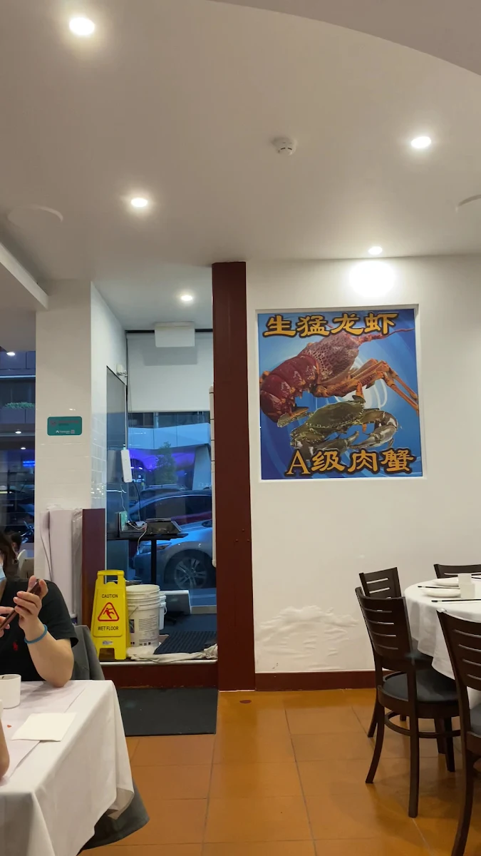 Vibe, Wong's Lucky Bar