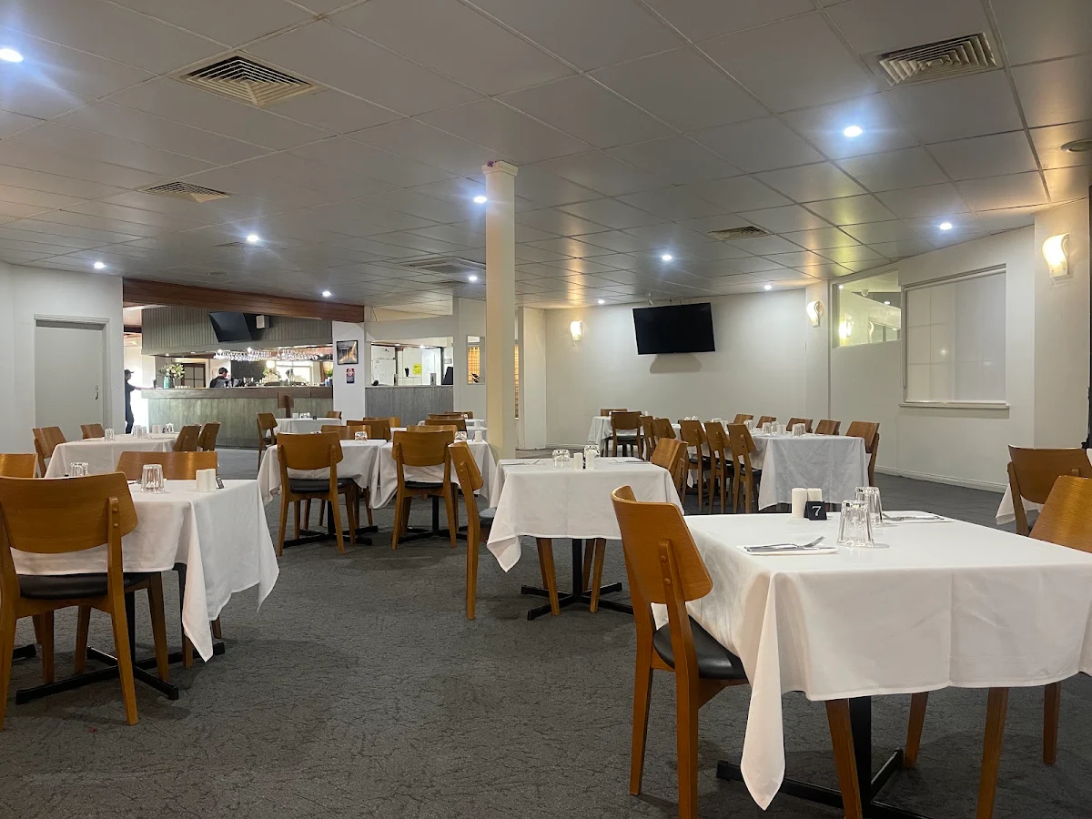 Vibe, Vine Restaurant