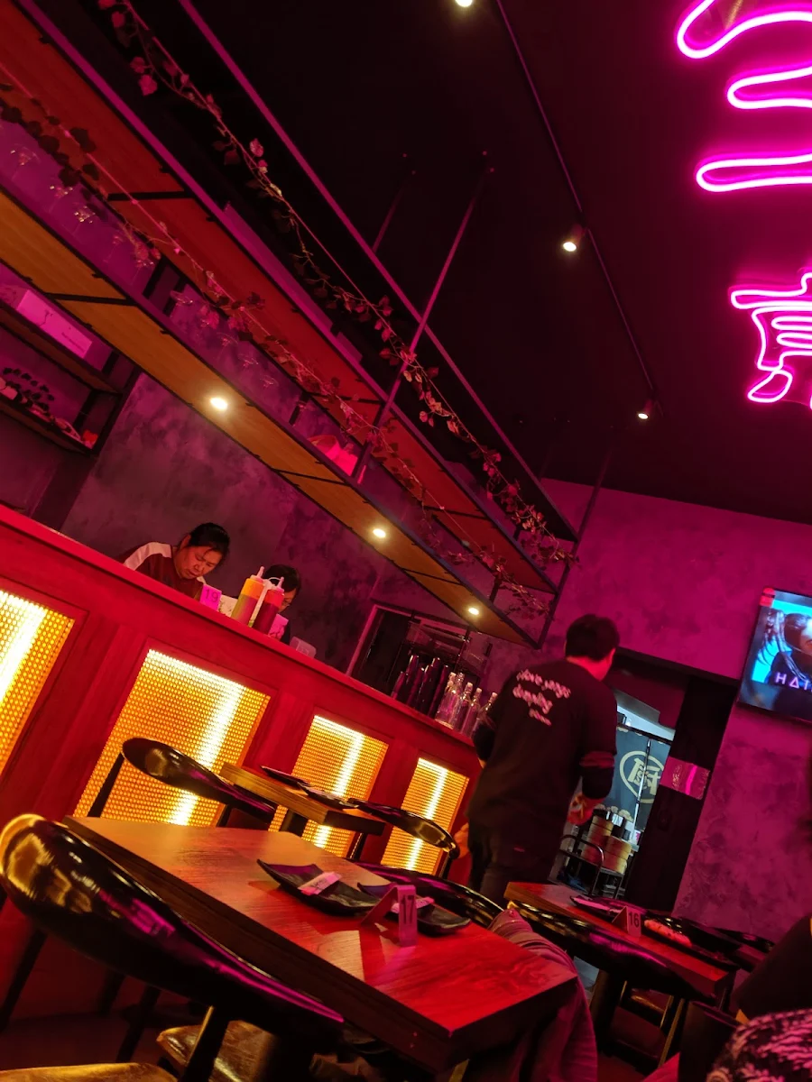 Vibe, Yang's Dumpling bar