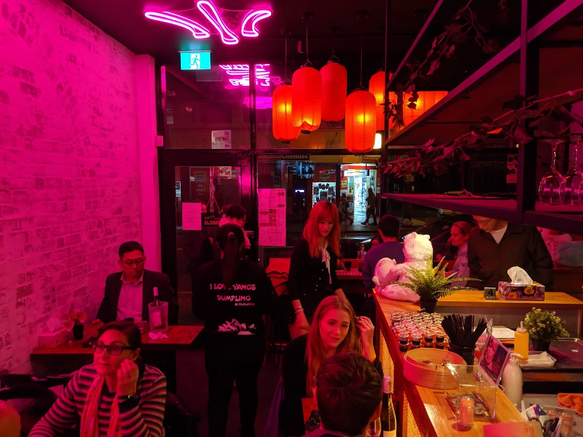 Vibe, Yang's Dumpling bar