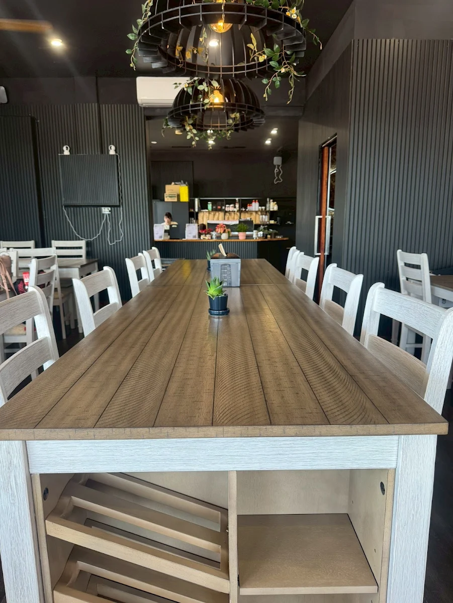 Vibe, Aurora & Dusk cafe bistro