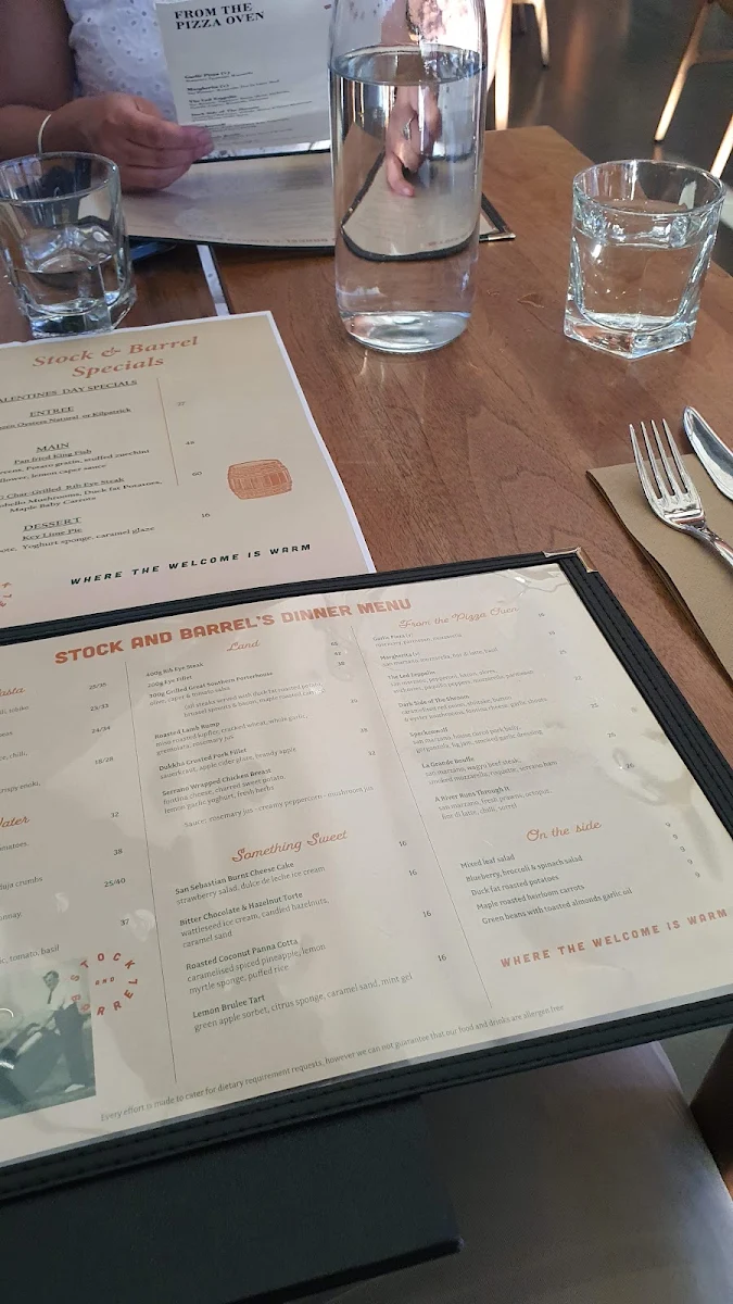 Menu, Stock & Barrel Yarrawonga
