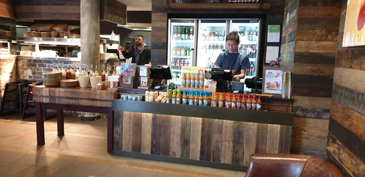 Vibe, Nando's Alexandria