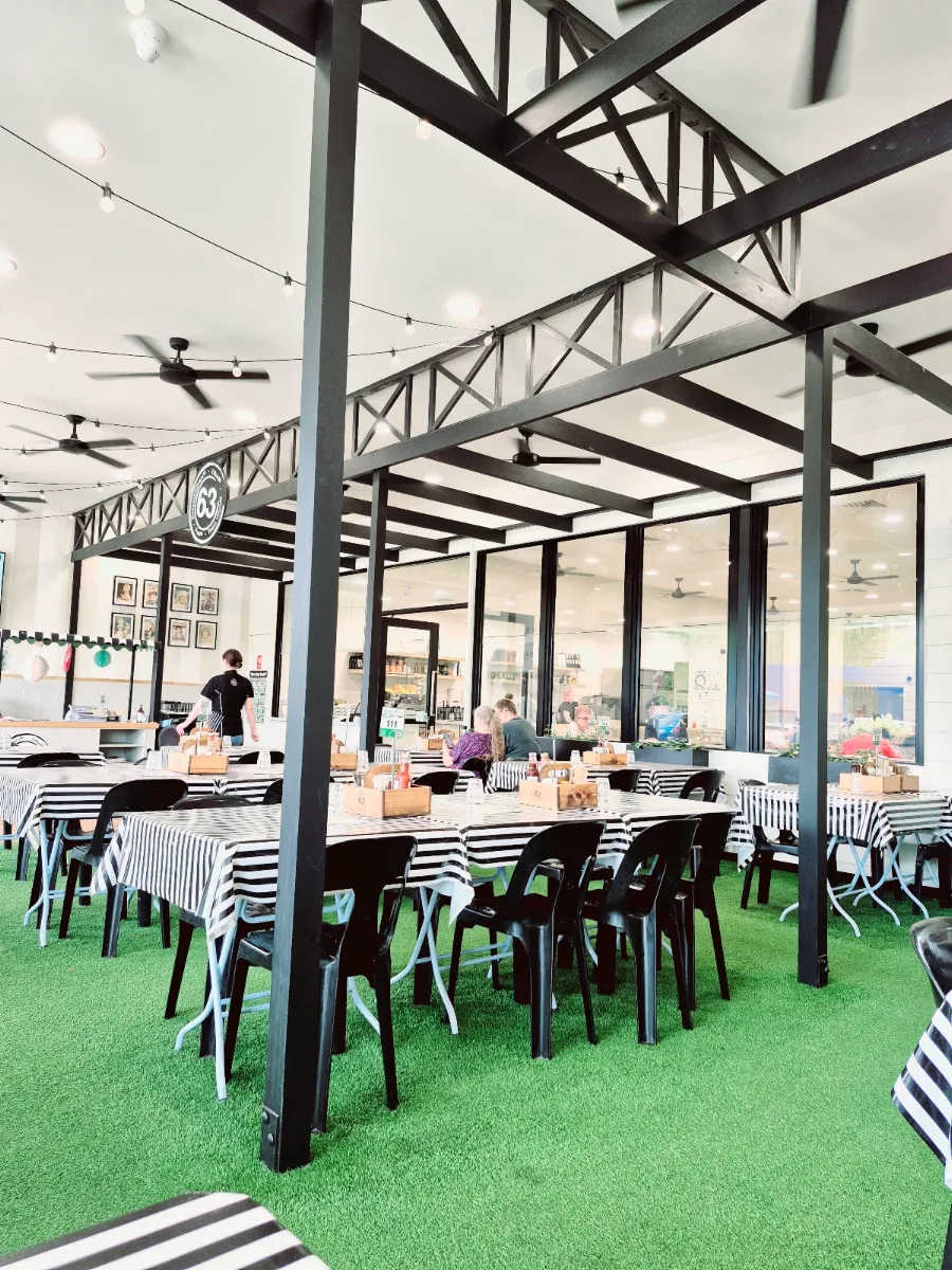 Vibe, Cafe 63 Loganholme