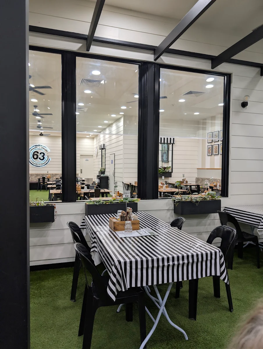 Vibe, Cafe 63 Loganholme