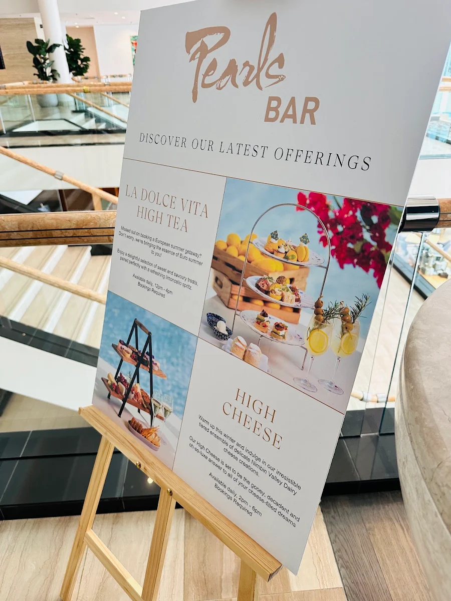 Menu, Pearls Bar