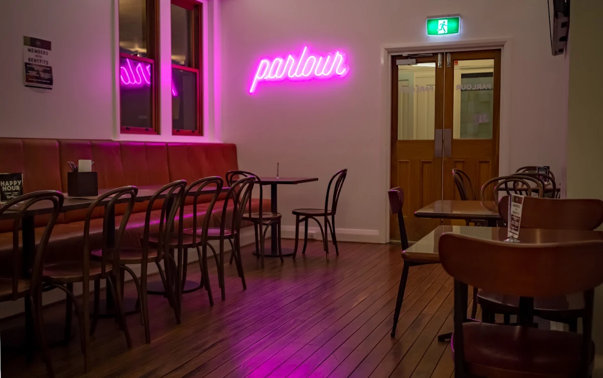 Vibe, Lambton Park Hotel