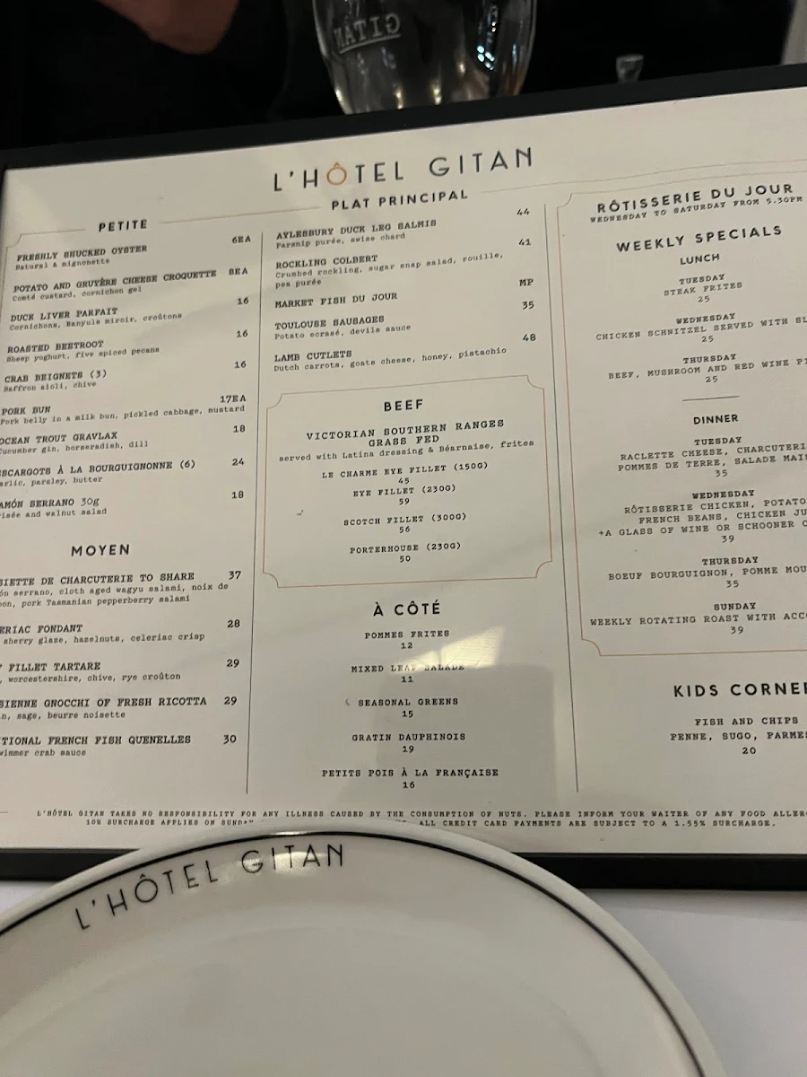 Menu, L'Hotel Gitan