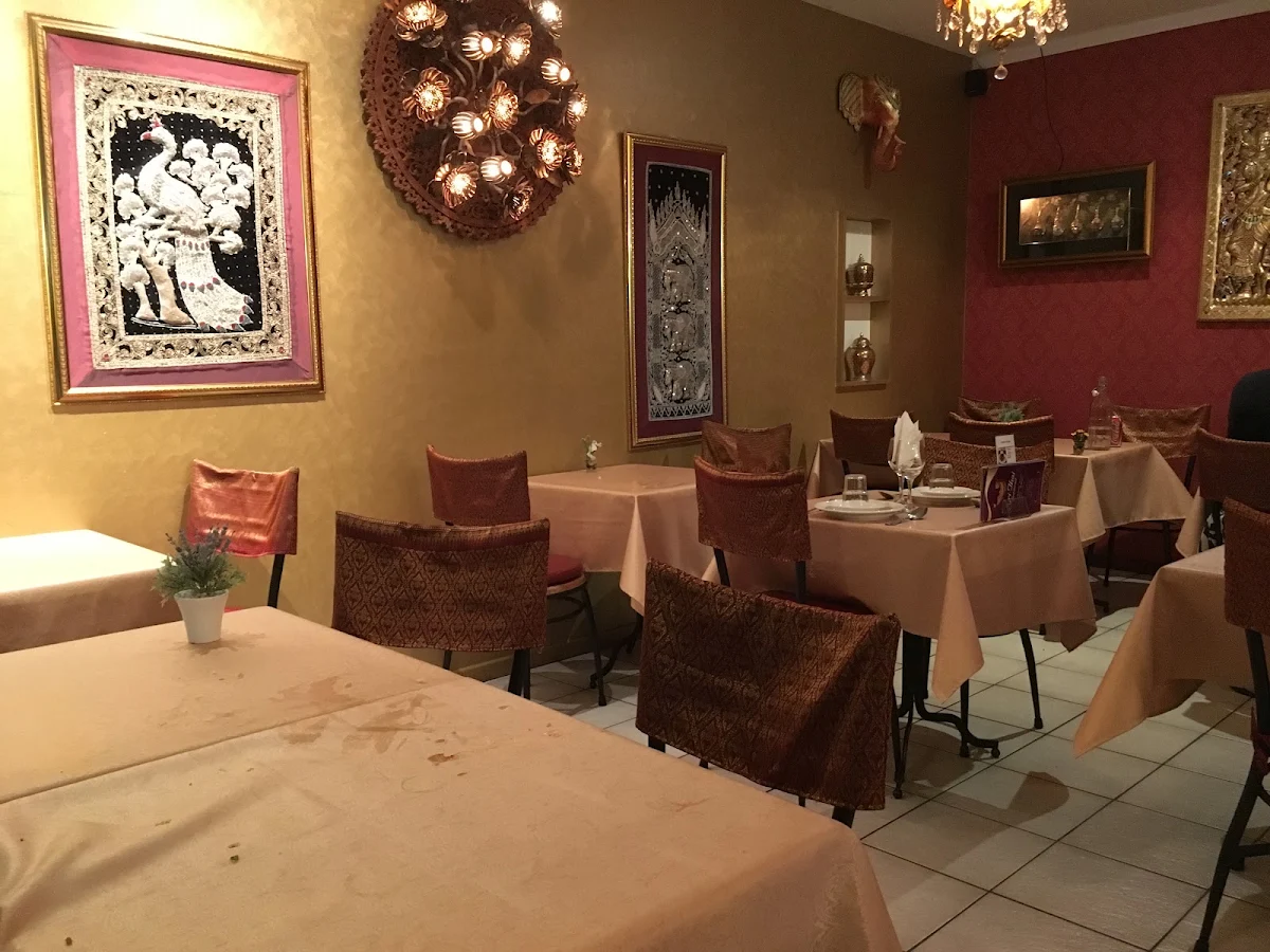 Vibe, Siri Thai Restaurant