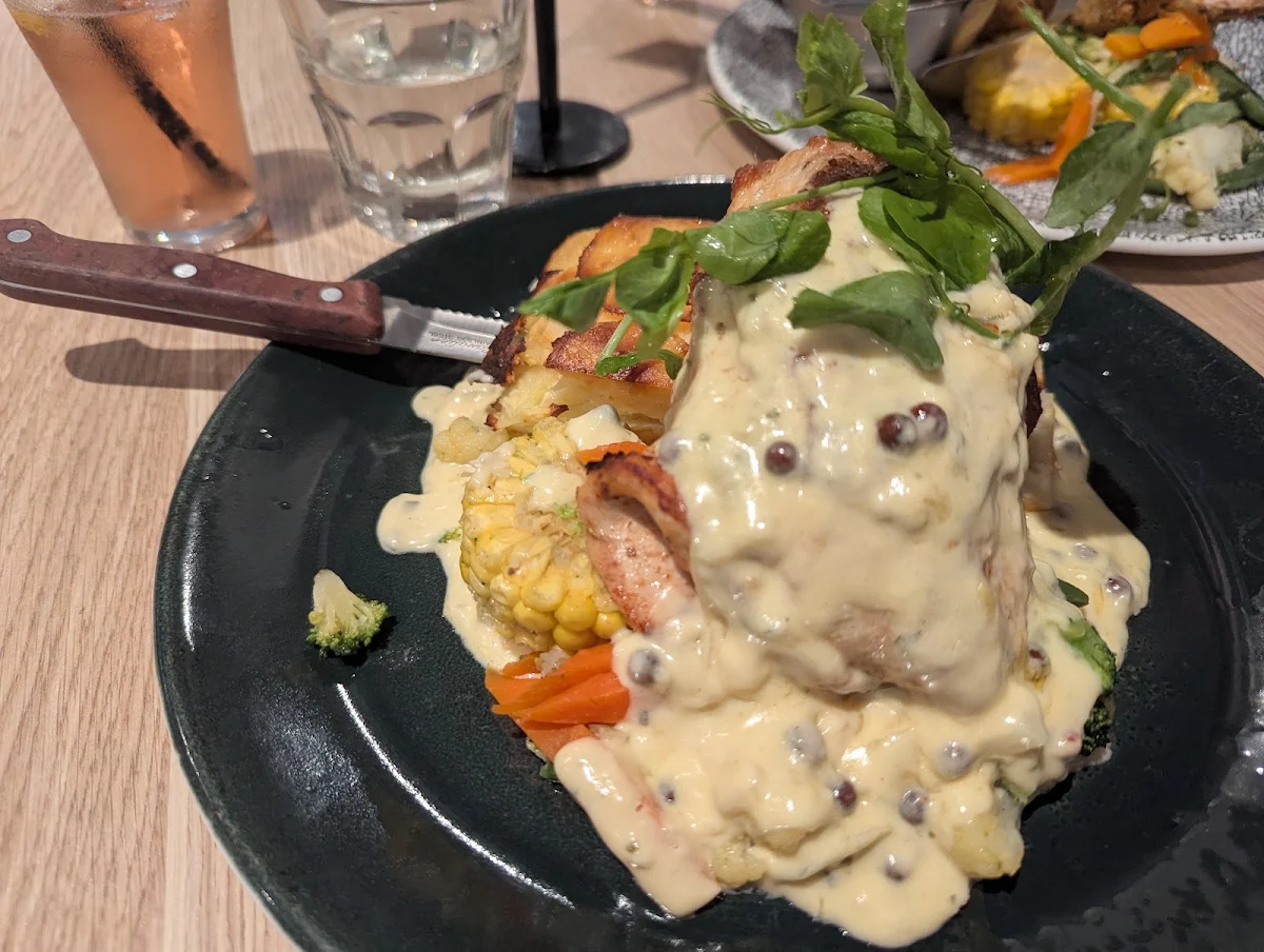 Food & drink, Diamond Creek Hotel
