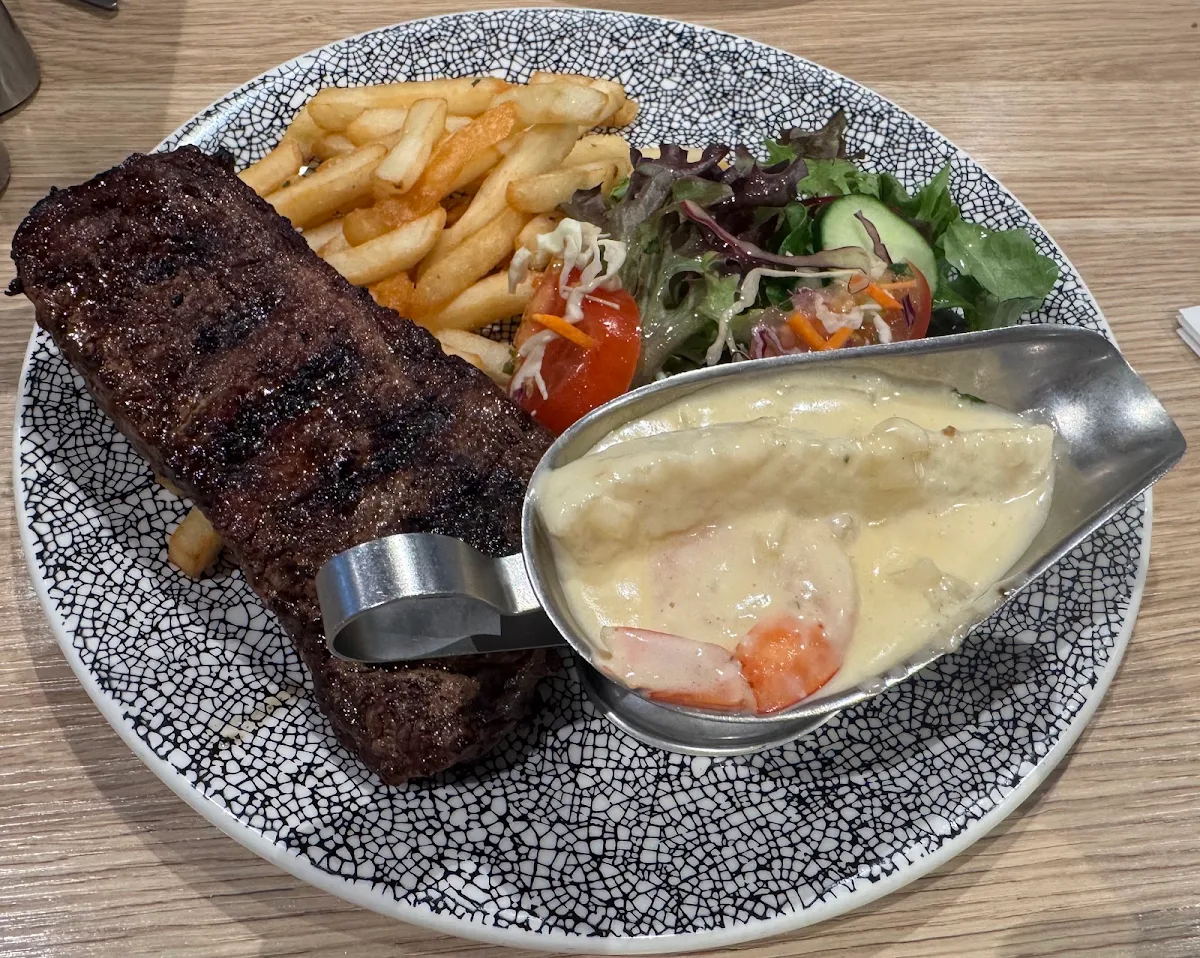 Food & drink, Diamond Creek Hotel