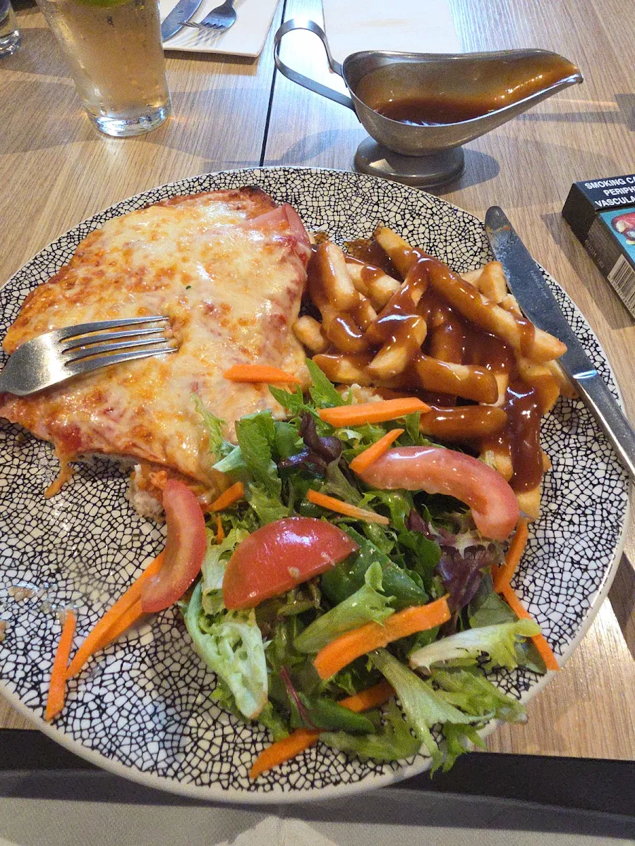 Food & drink, Diamond Creek Hotel