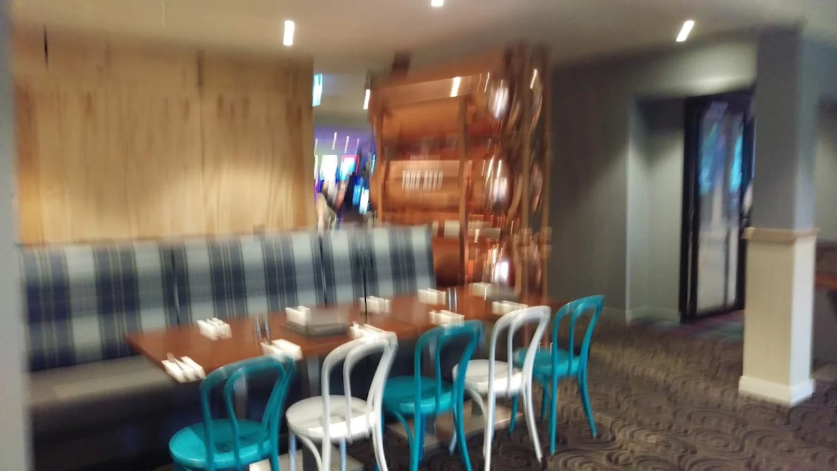 Vibe, Diamond Creek Hotel