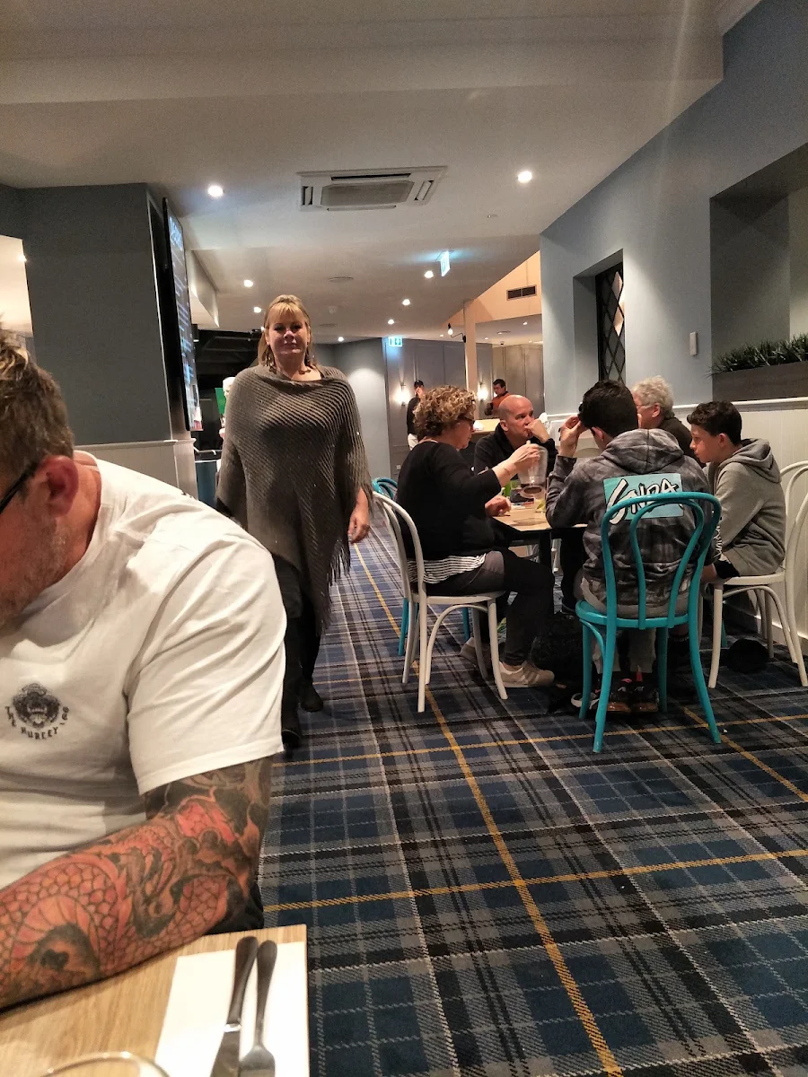 Vibe, Diamond Creek Hotel