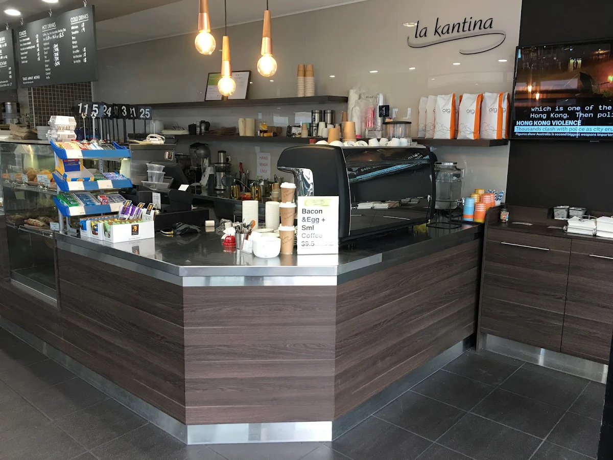 Vibe, La Kantina Cafe
