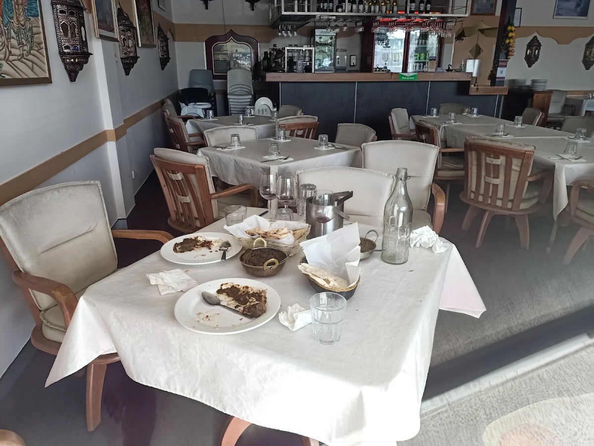 Vibe, Tandoori Village