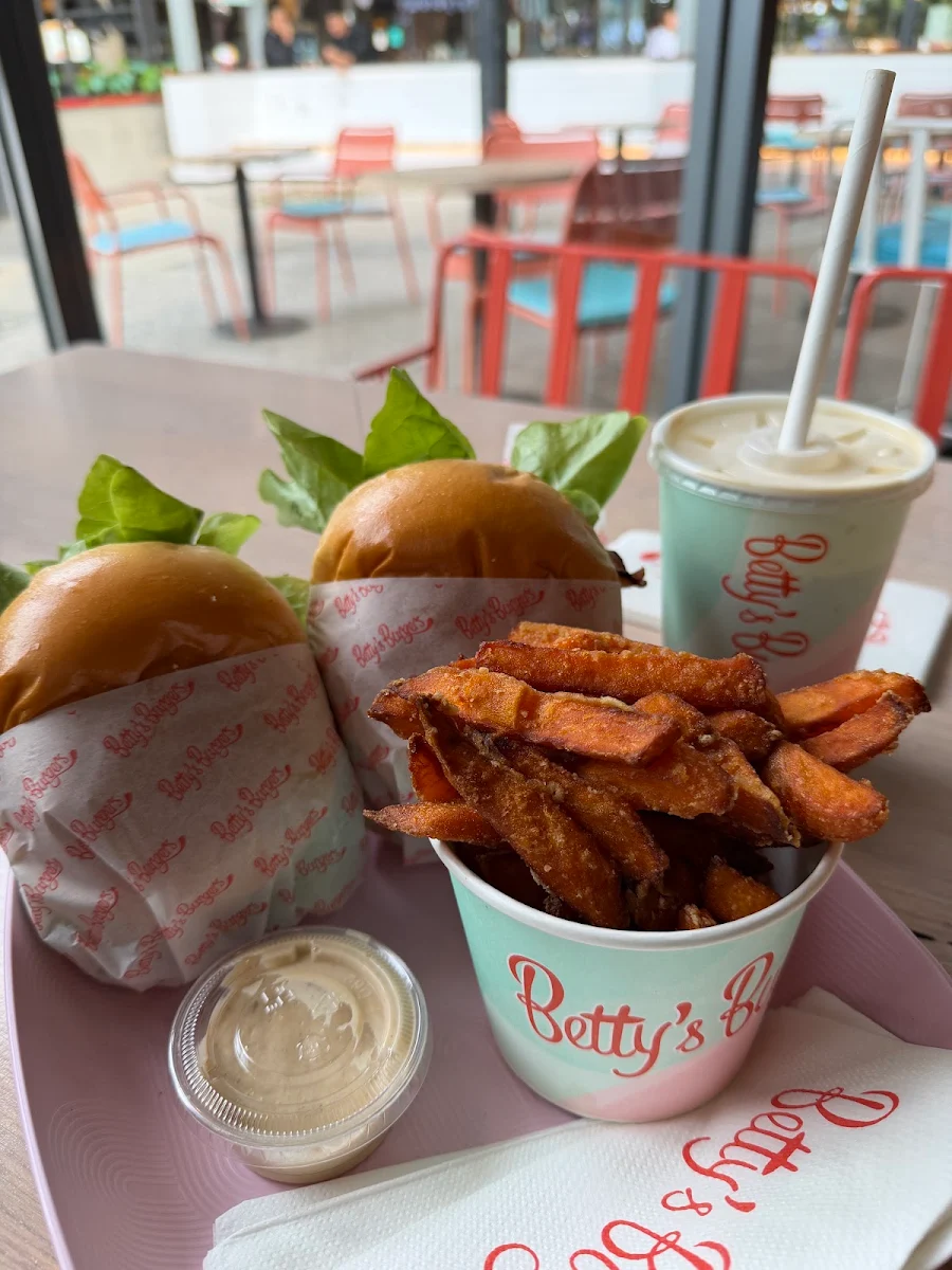 Food & drink, Betty's Burgers