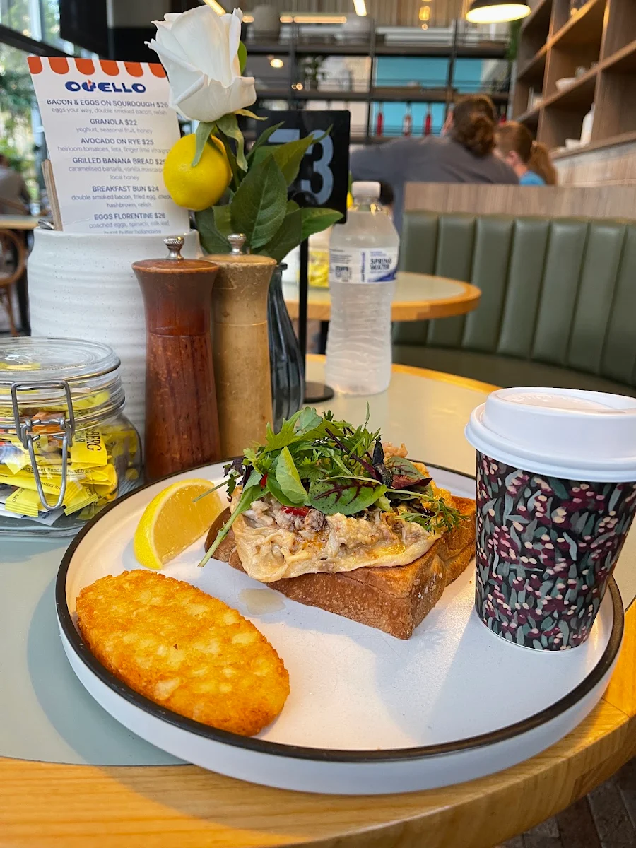 Menu, Ovello Bar and Kitchen