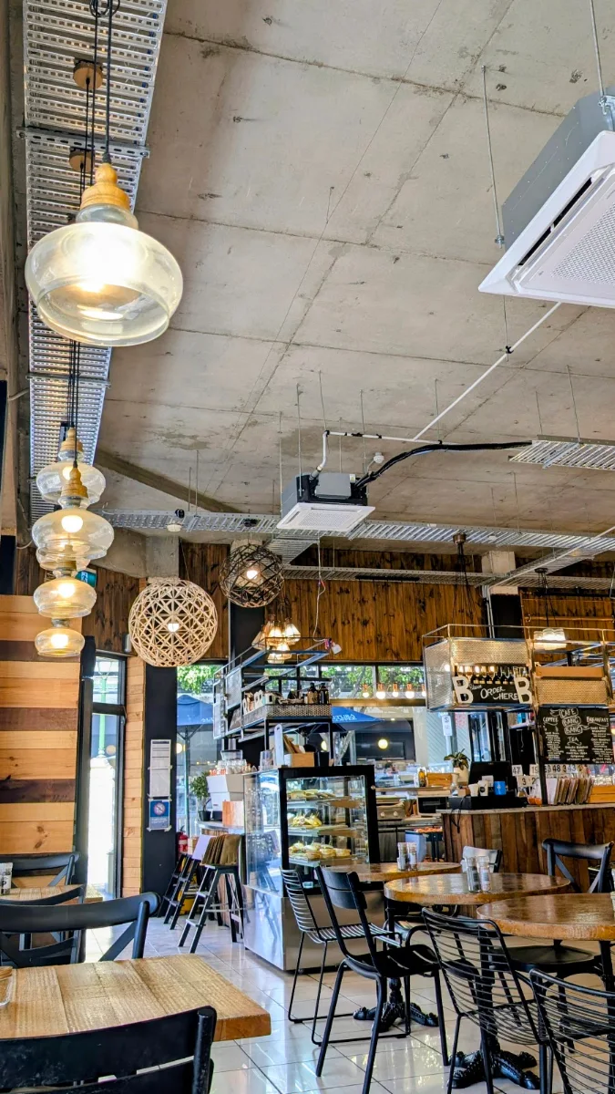 Vibe, Café Bang Bang