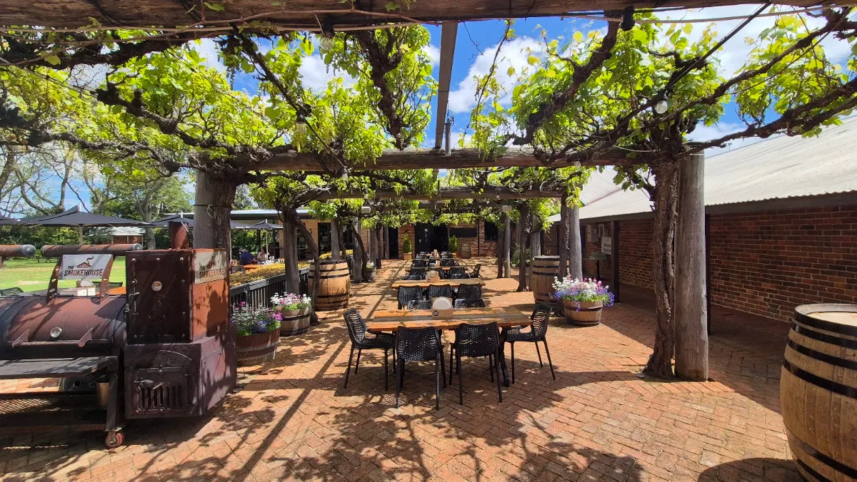 Vibe, Woodcutters Restaurant