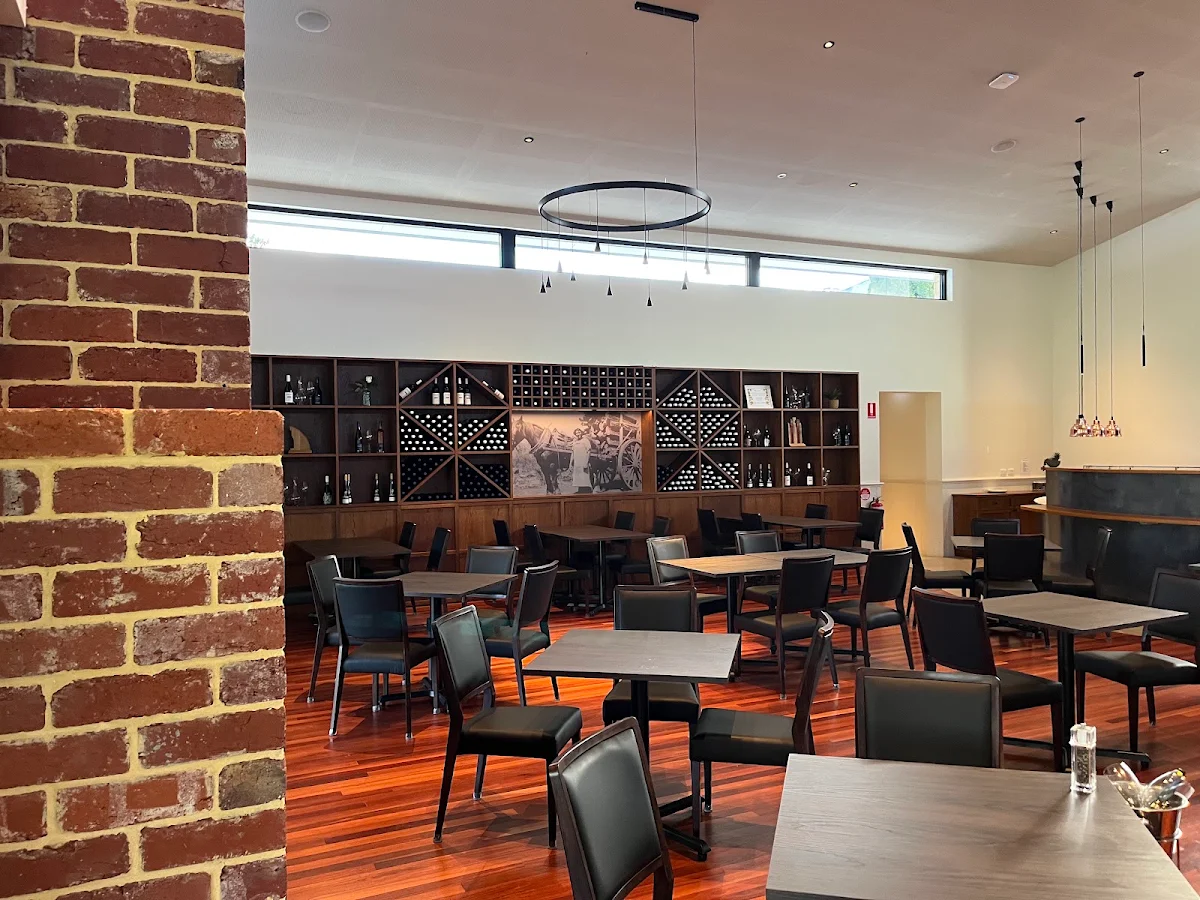 Vibe, Woodcutters Restaurant