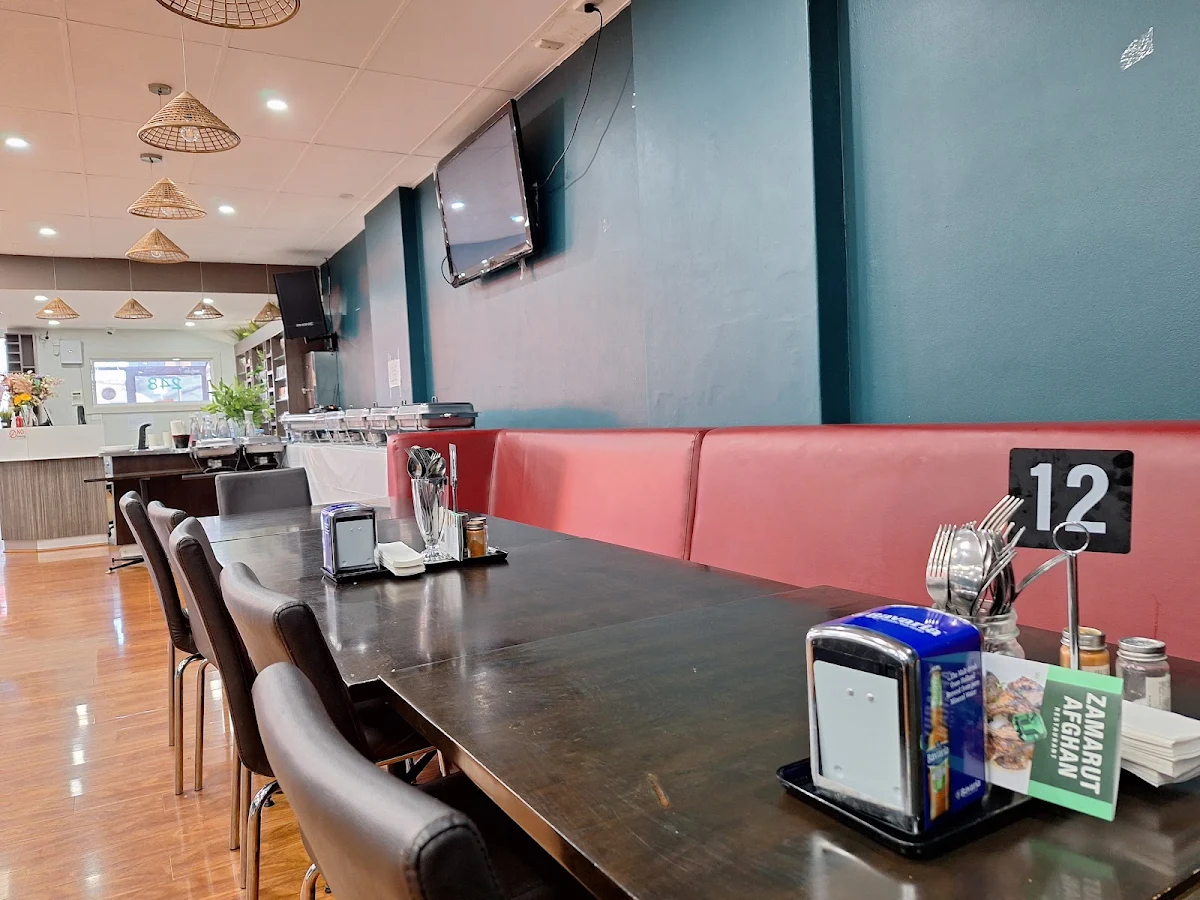Vibe, Afghan zamarut restaurant