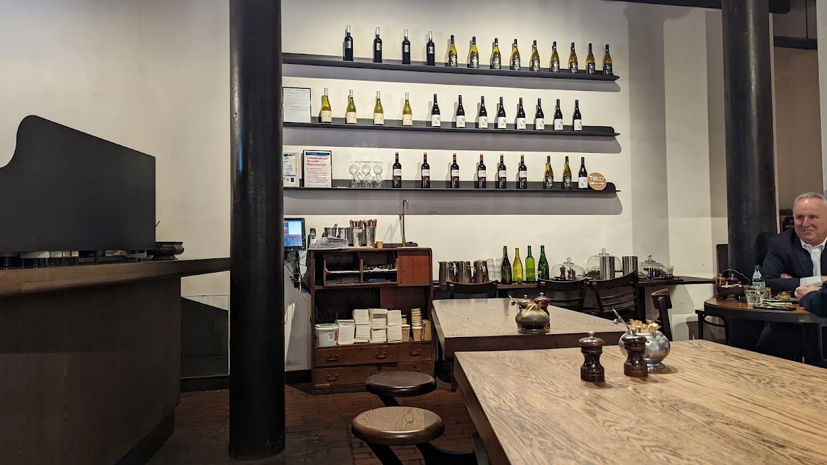 Vibe, The Bond Store