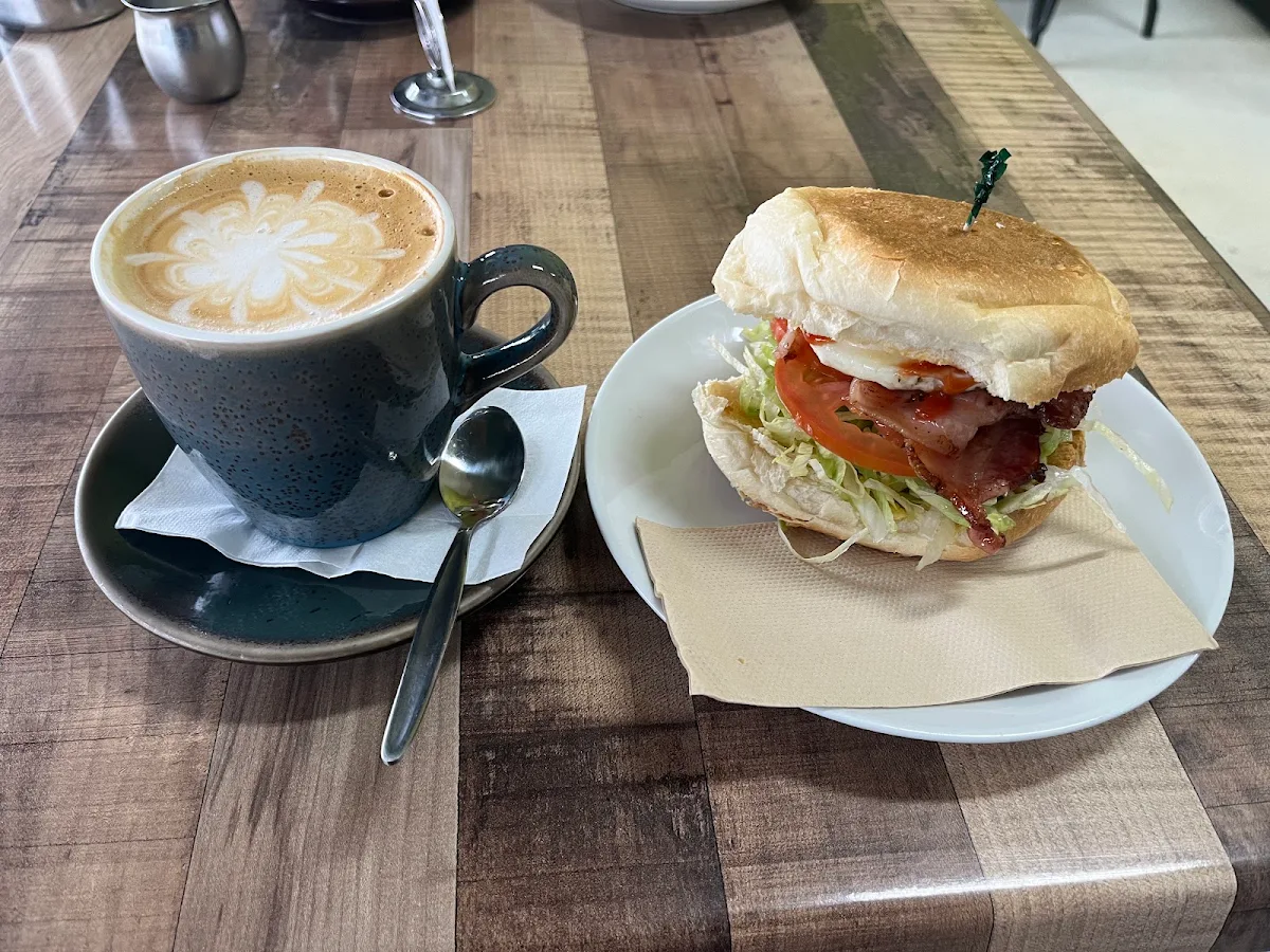 Food & drink, Cafe on Main