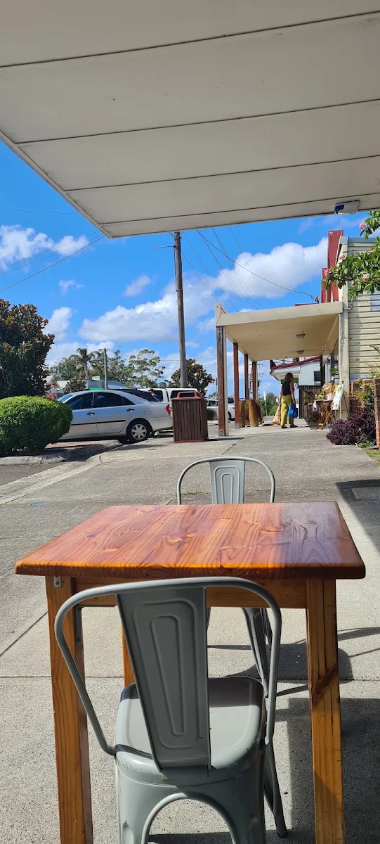Vibe, Cafe on Main