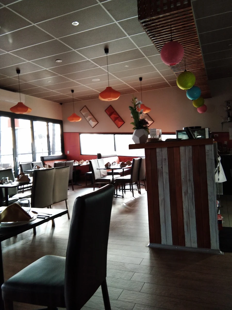 Vibe, Parivaar Indian Restaurant