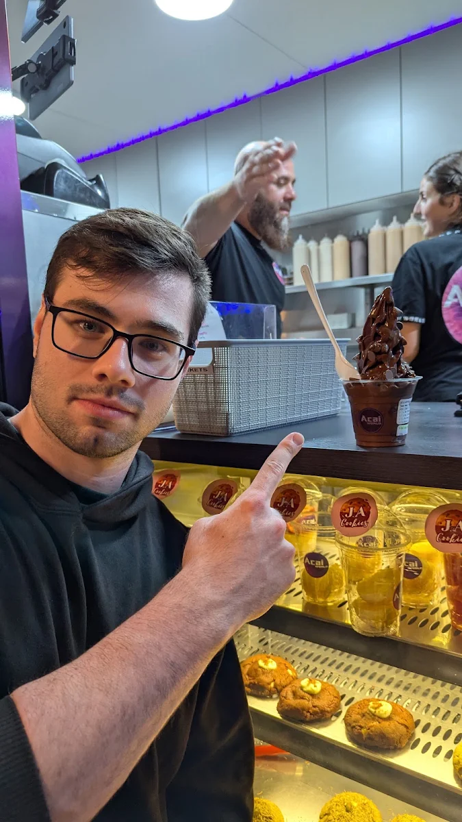Vibe, Acai World