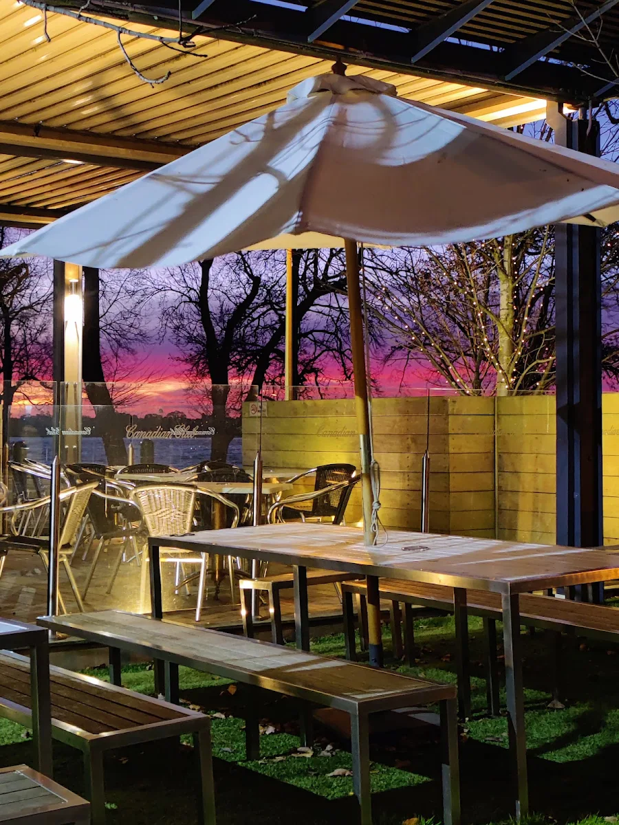 Vibe, The Lake View Hotel