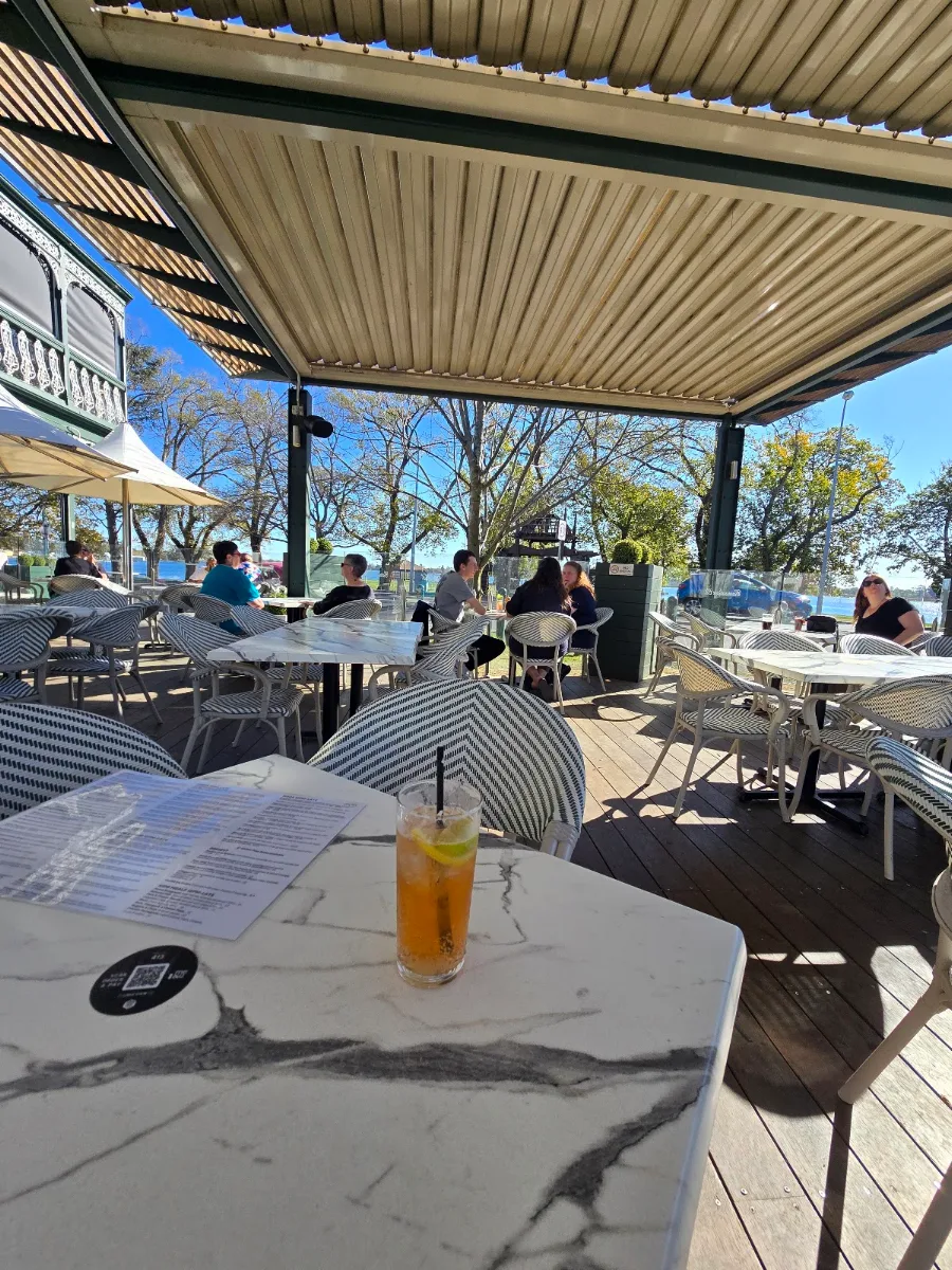 Vibe, The Lake View Hotel