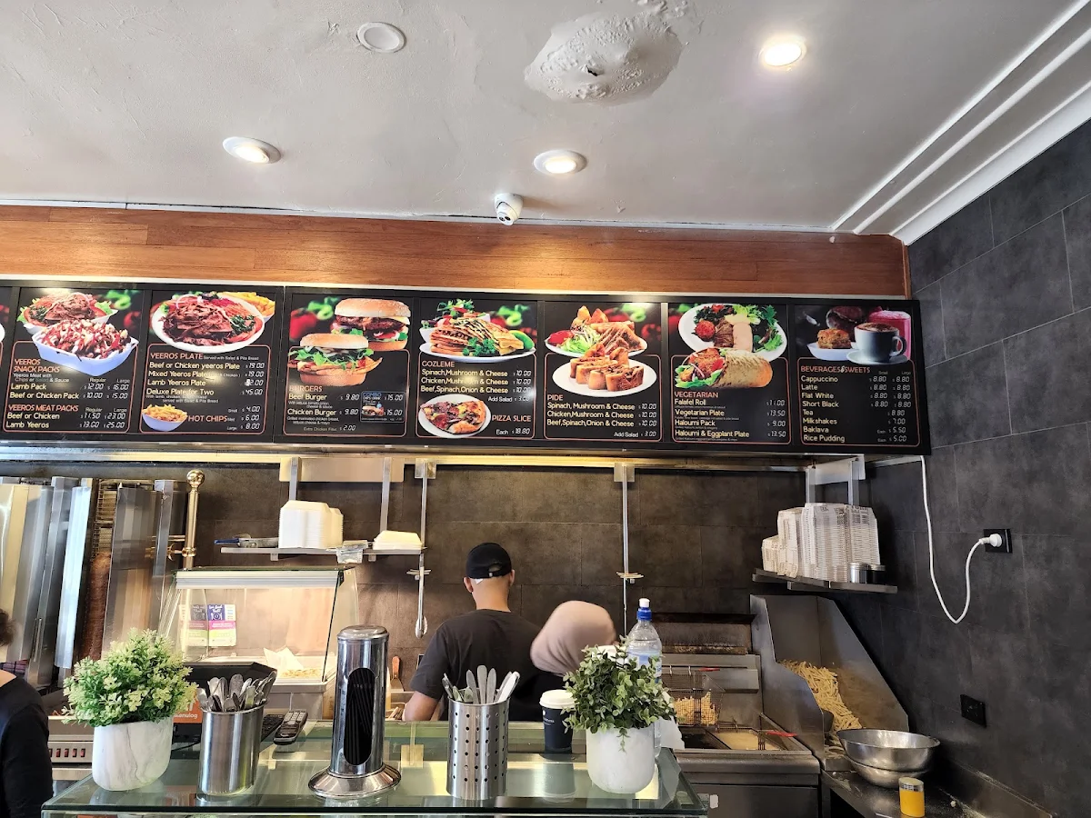 Menu, GK 's Yeeros