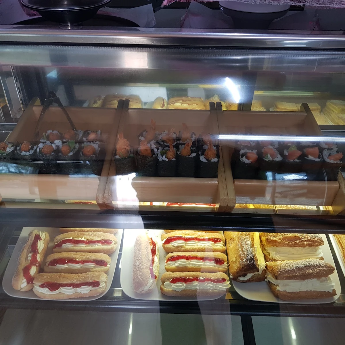 Vibe, Rustys Bakeshop