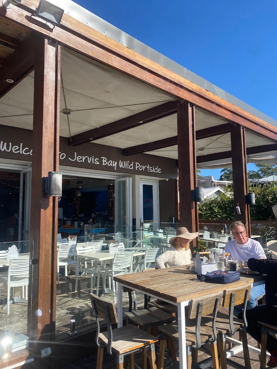 Vibe, Portside Cafe