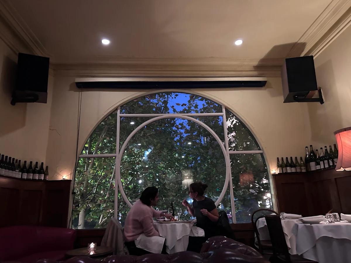 Vibe, Kafeneion "emeis & emeis" Melbourne