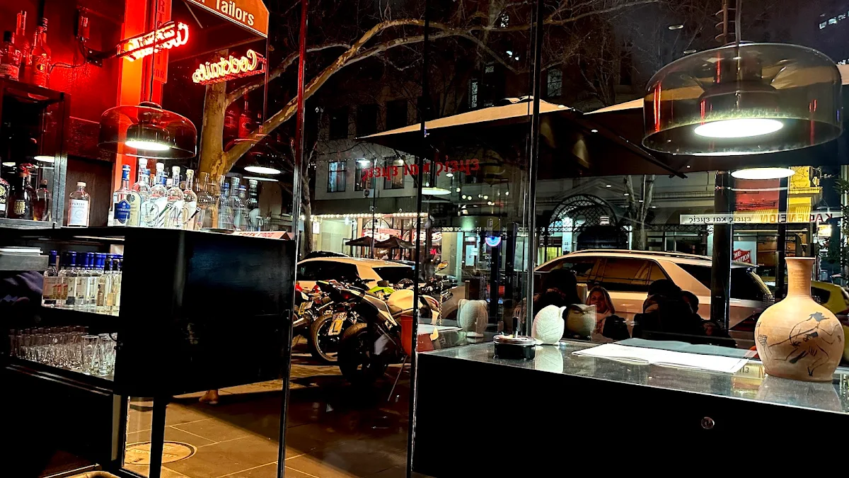 Vibe, Kafeneion "emeis & emeis" Melbourne