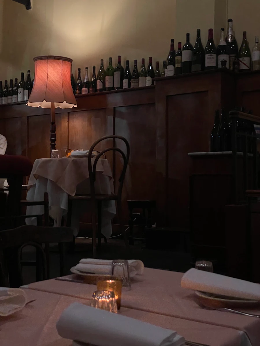Vibe, Kafeneion "emeis & emeis" Melbourne