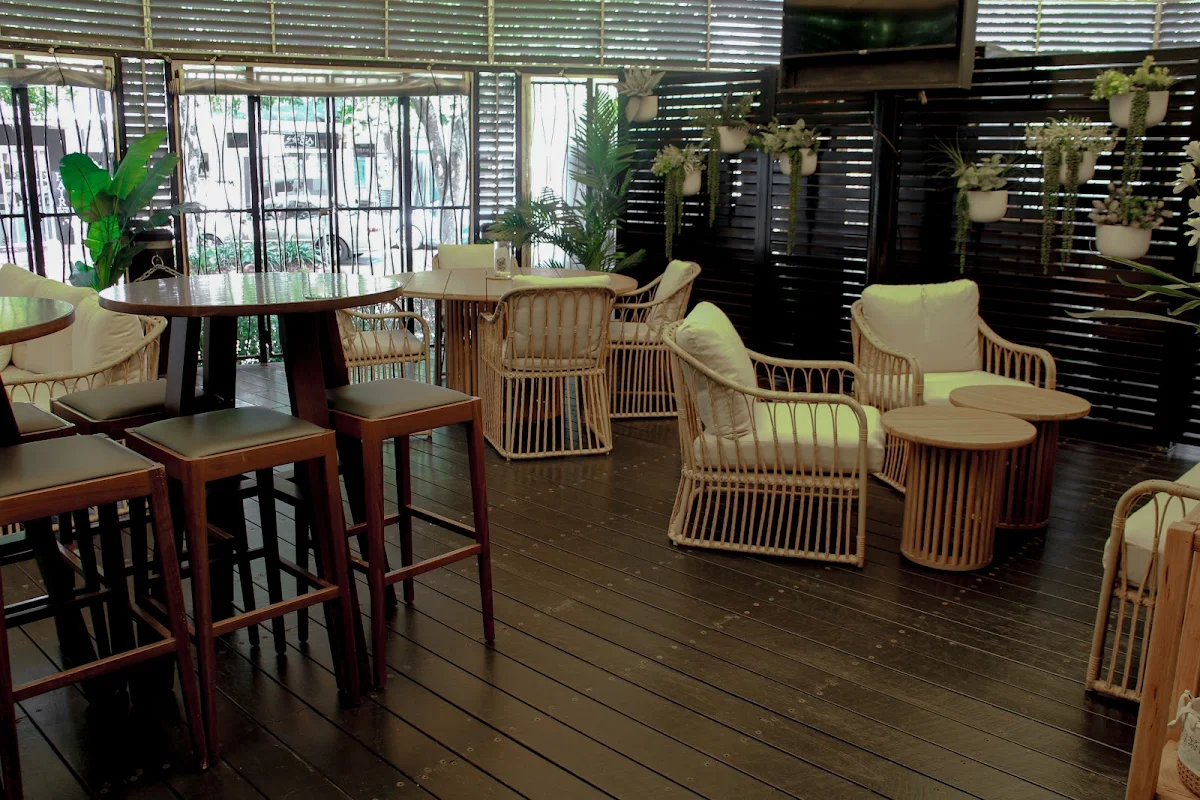 Vibe, Kacy’s Restaurant