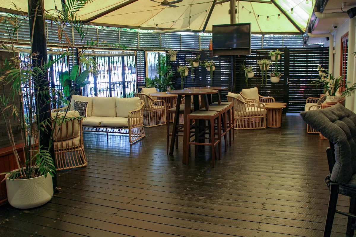 Vibe, Kacy’s Restaurant
