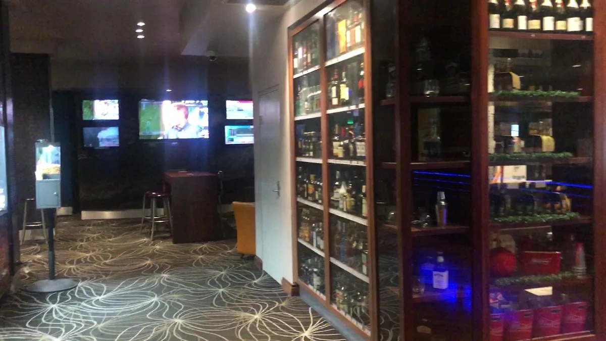 Vibe, Beverly Hills Hotel