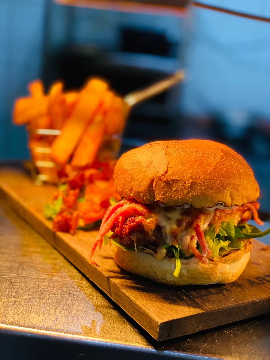 Food & drink, Windsor Hotel Miles
