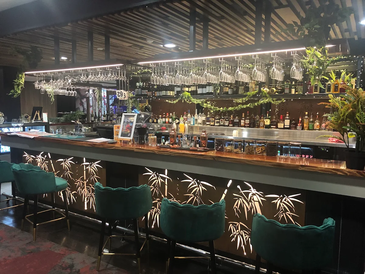 Vibe, Madame Za Restaurant and Bar