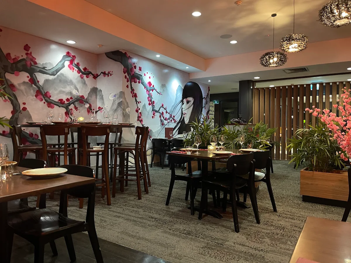 Vibe, Madame Za Restaurant and Bar
