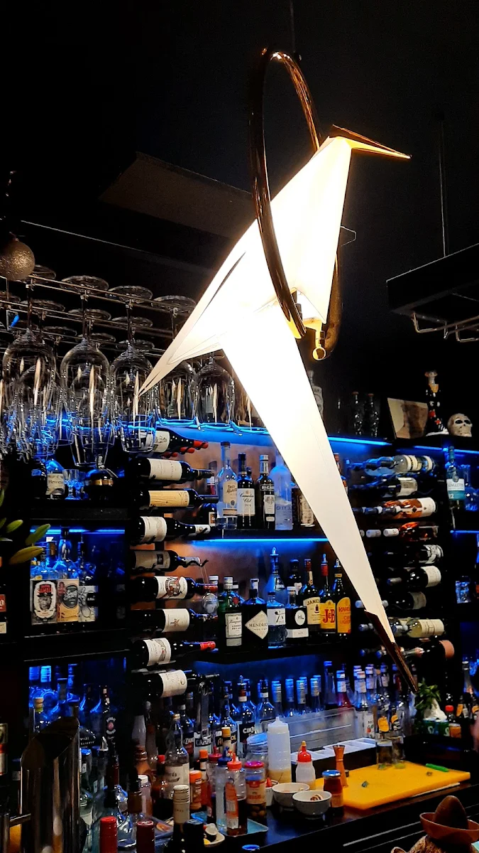 Vibe, Mrs. Robertson wine & cocktail bar