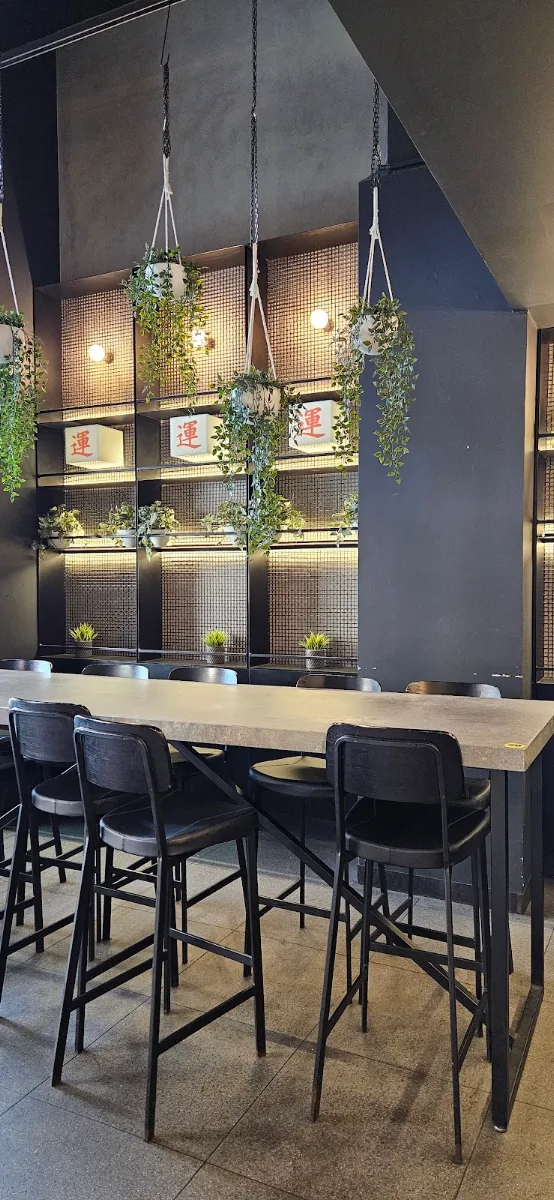Vibe, Ryumon Japanese Kitchen & Bar