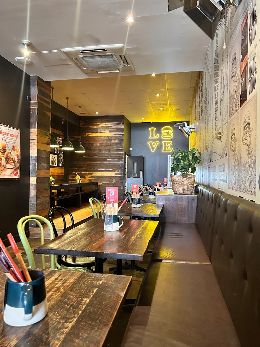 Vibe, Grill'd Burgers - Elsternwick