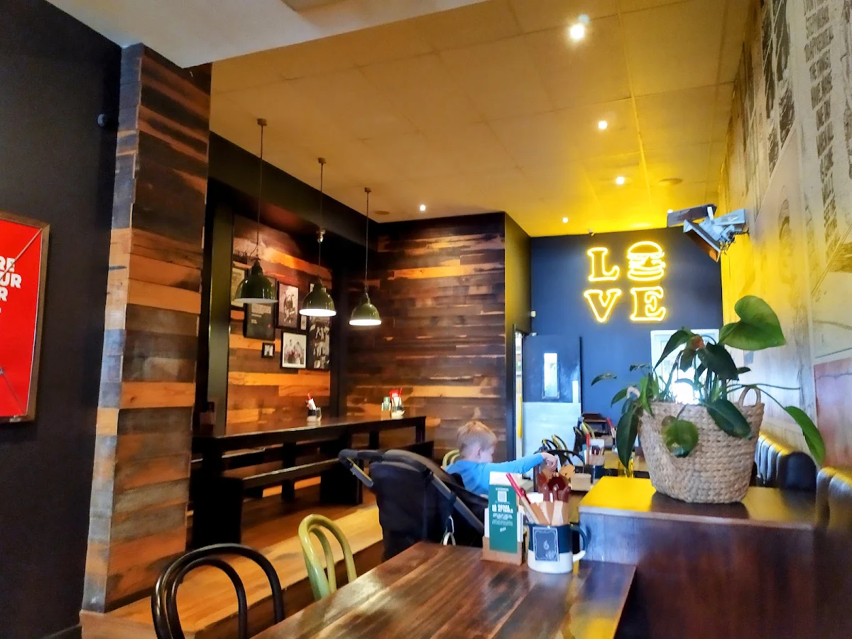 Vibe, Grill'd Burgers - Elsternwick